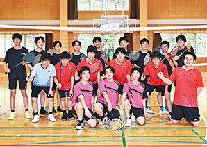 男子バドミントン部